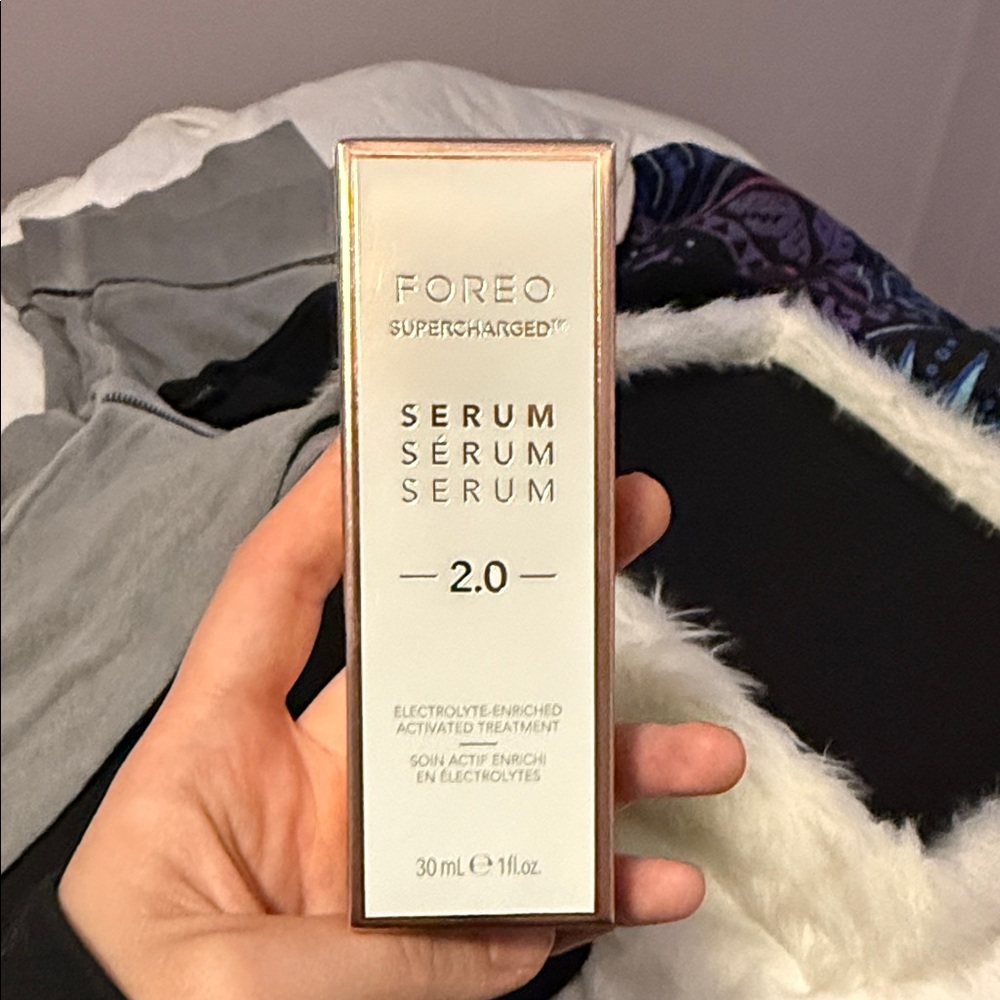 FOREO Supercharged Serum 2.0 in White and Gold